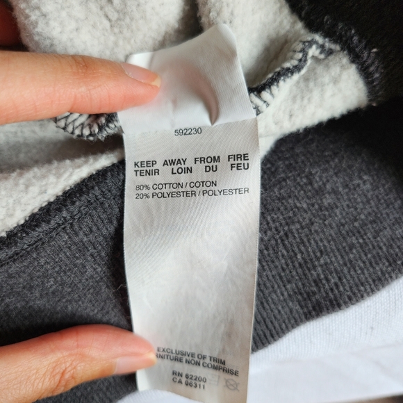 Puma men's XL front zip sweatshirt, gray with  orange accents - Picture 7 of 9